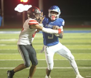 Boonville junior running back Alex McDonald had a big game against the Marshall Owls Friday night at Gene Reagan Field with 18 carries for 175 yards and three touchdowns. The Pirates fell short against the Owls 42-35, dropping to 1-1 overall. (Photo by Chris Bowie)